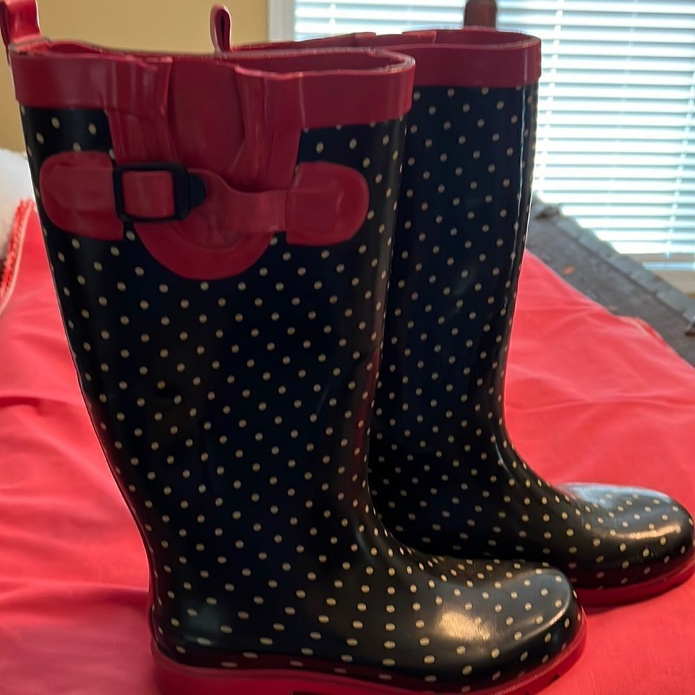 CAPELLI NEW YORK wellies train boots. Size 6. Navy w/polka dots.